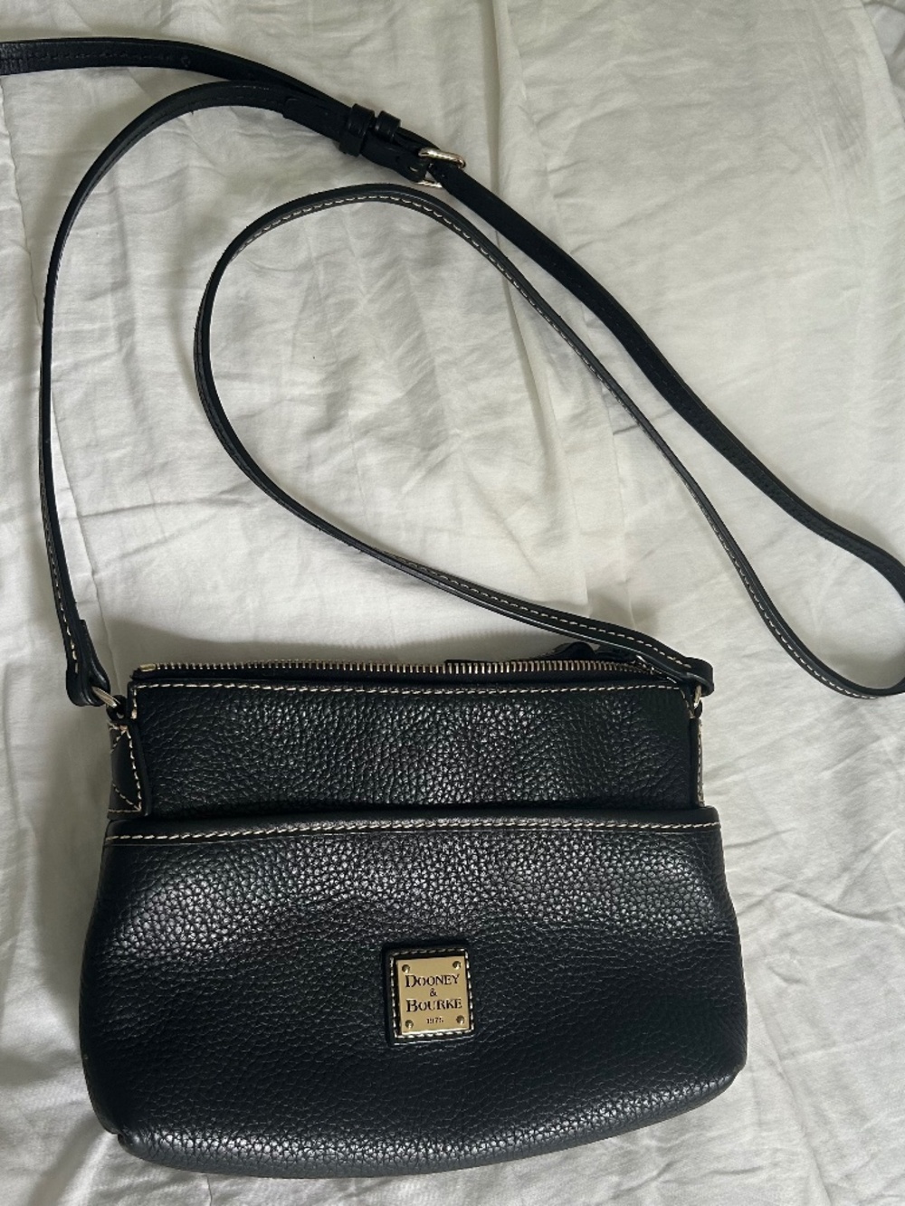 Dooney & Bourke cross body purse